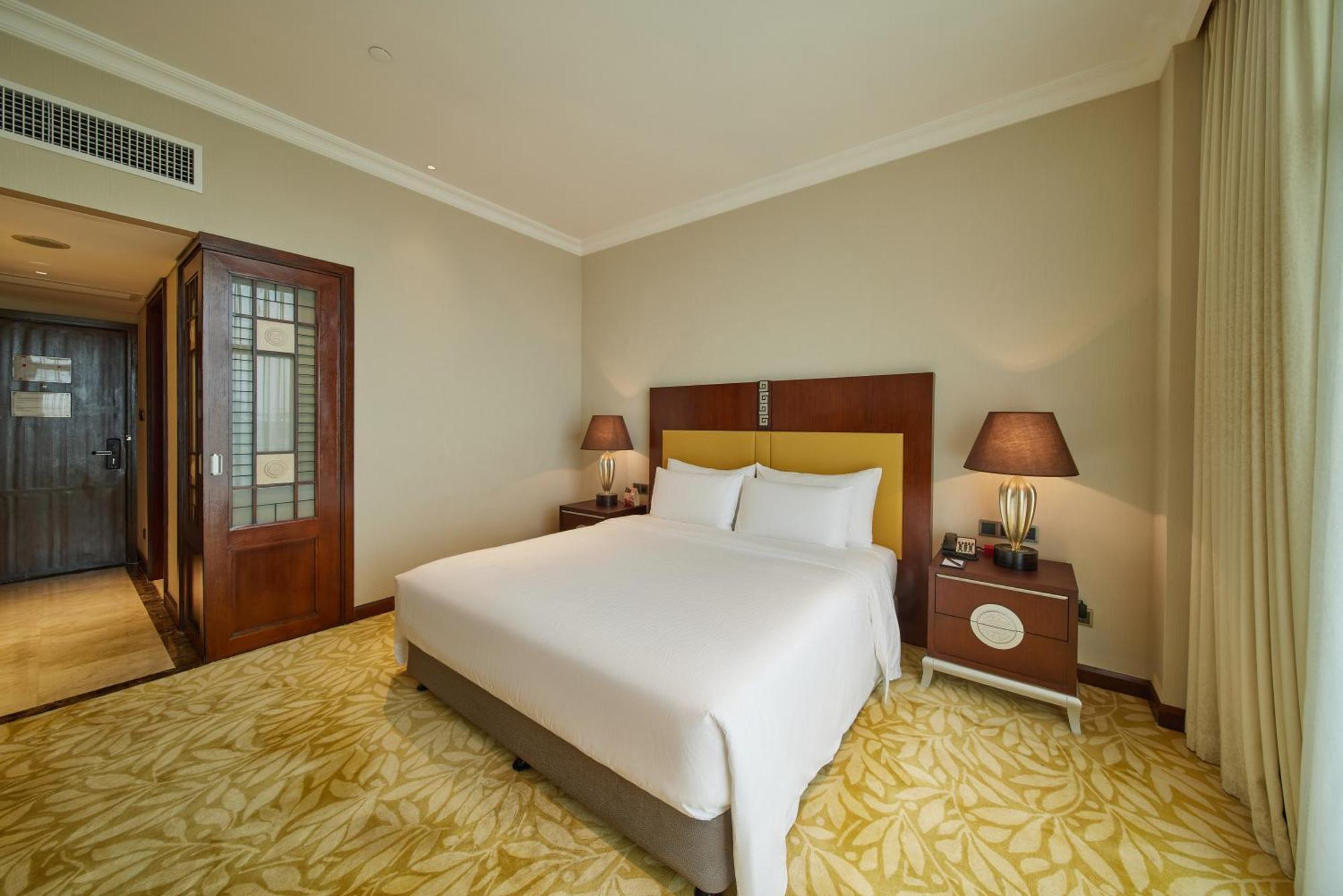 Dong Fang Hotel Guangzhou
